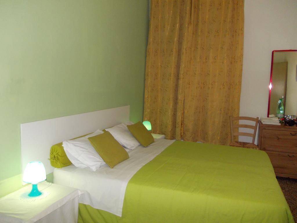 Travellers Lodge Bed & Rooms Treviso Oda fotoğraf